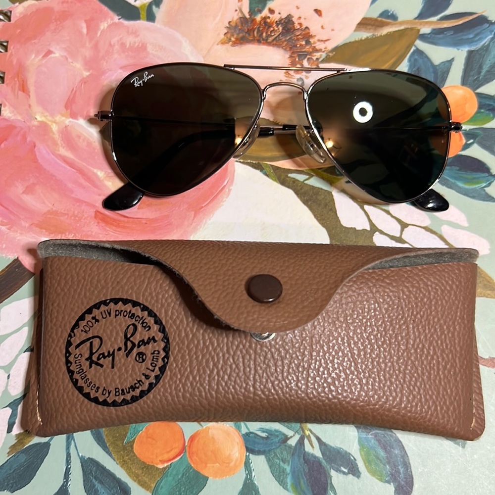 Kids original Ray-Ban Kids Aviator sunglasses. Like new, perfect condition.
